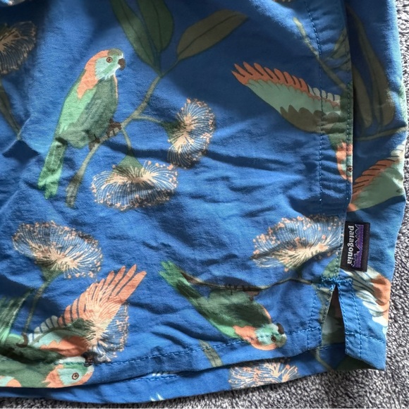 Patagonia Women’s Barely Baggies Parrots Small - Picture 4 of 6